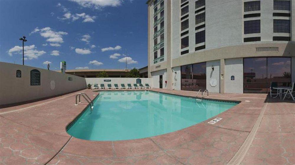 Wyndham Garden Wichita Downtown Hotel Eksteriør billede