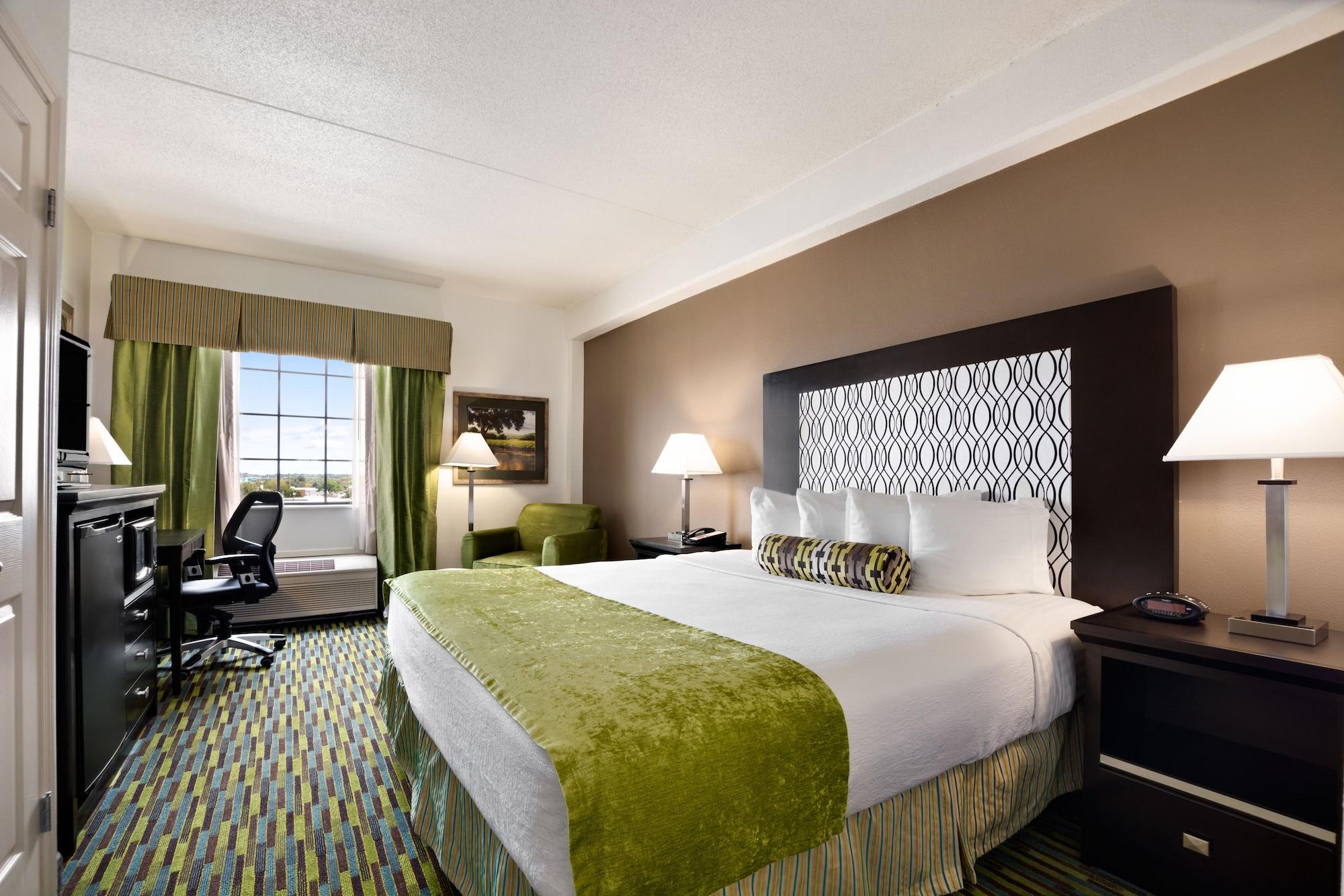 Wyndham Garden Wichita Downtown Hotel Eksteriør billede
