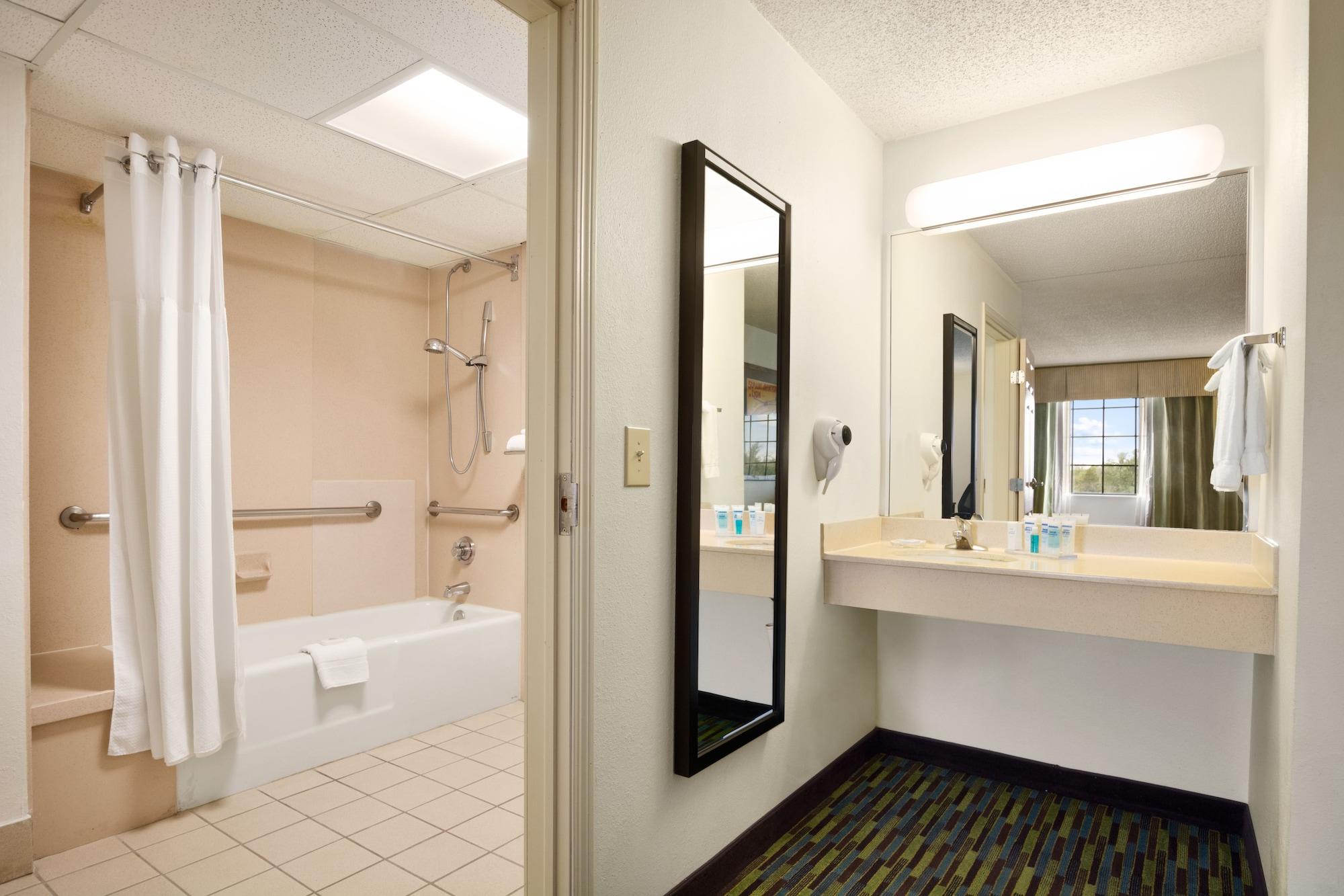 Wyndham Garden Wichita Downtown Hotel Eksteriør billede