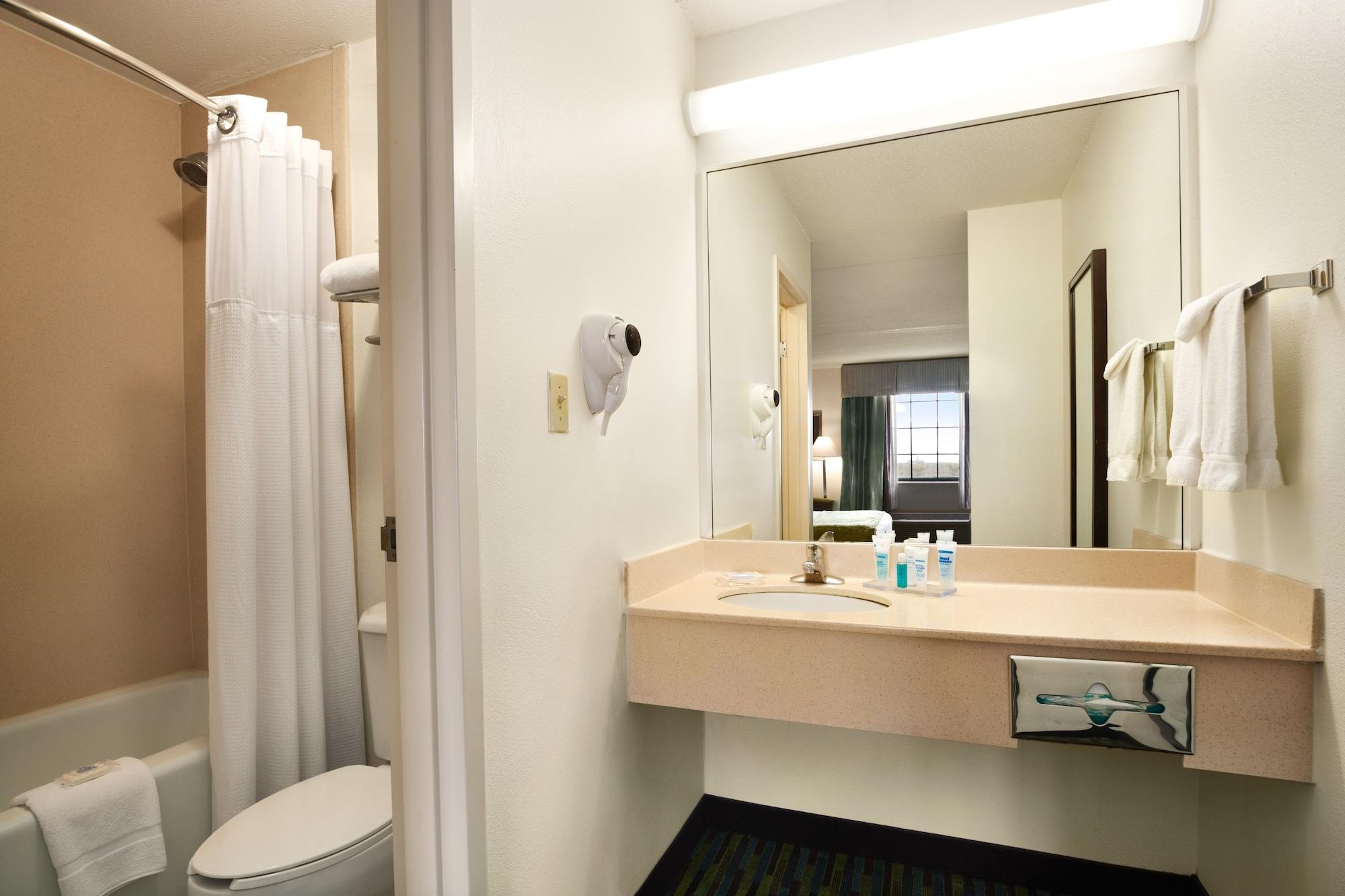 Wyndham Garden Wichita Downtown Hotel Eksteriør billede