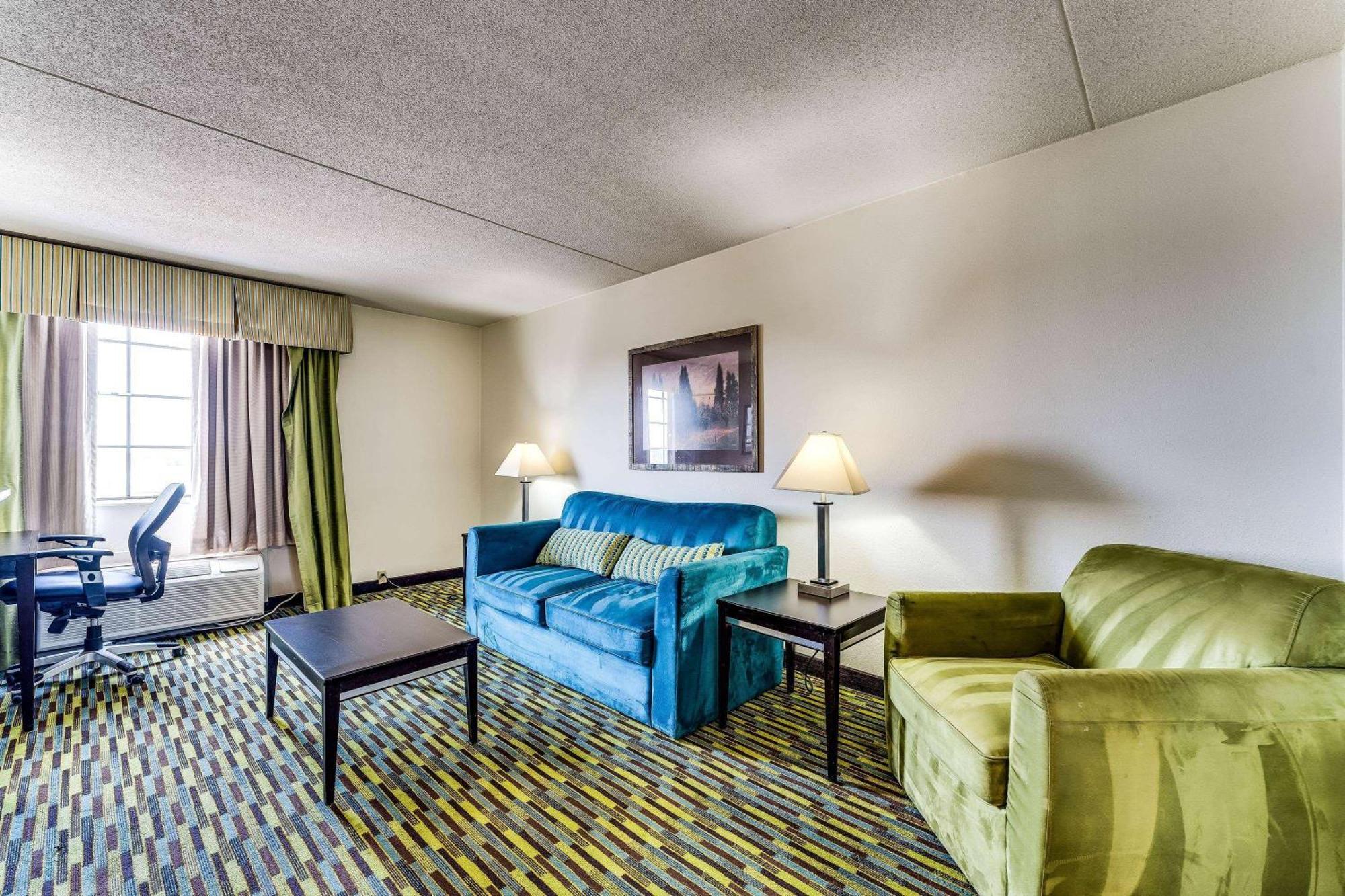 Wyndham Garden Wichita Downtown Hotel Eksteriør billede