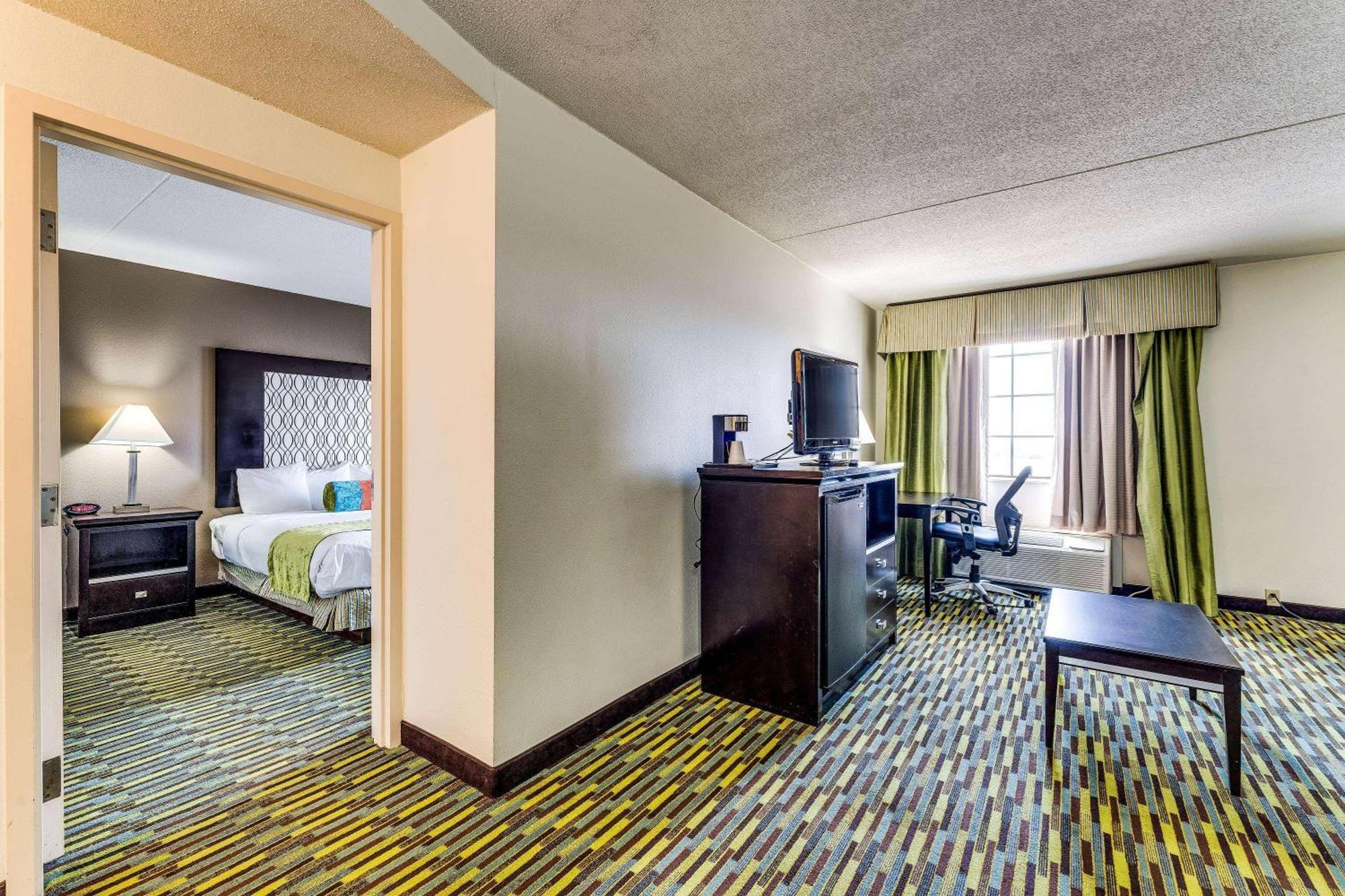 Wyndham Garden Wichita Downtown Hotel Eksteriør billede