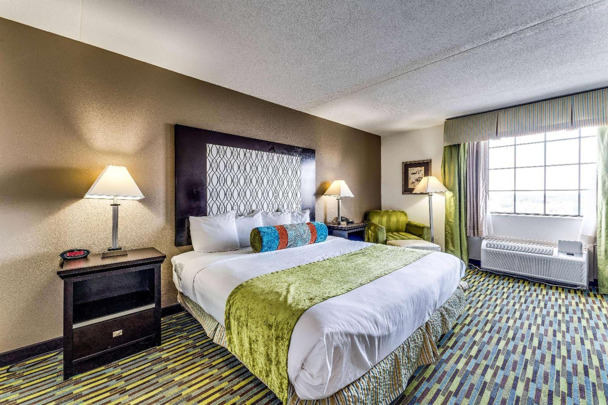 Wyndham Garden Wichita Downtown Hotel Eksteriør billede