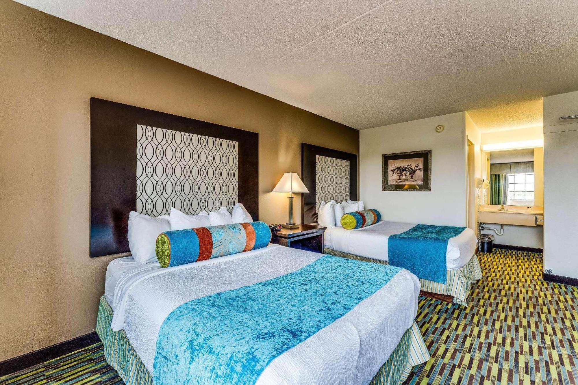 Wyndham Garden Wichita Downtown Hotel Eksteriør billede