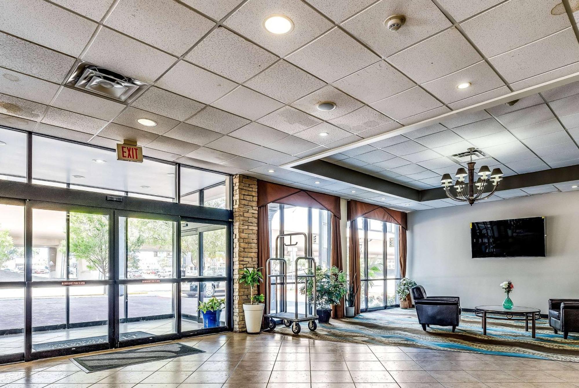 Wyndham Garden Wichita Downtown Hotel Eksteriør billede