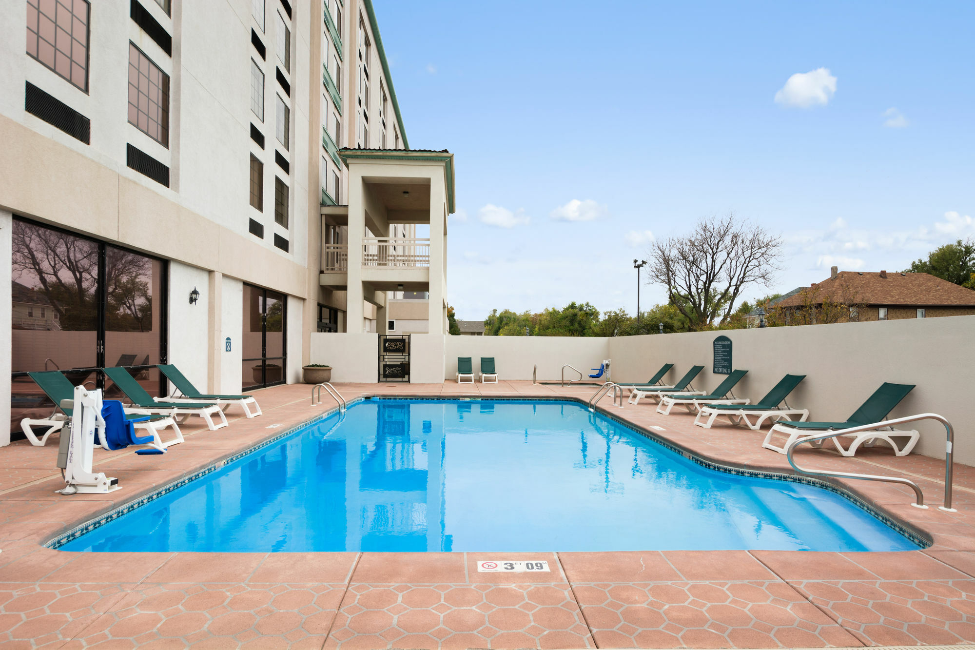 Wyndham Garden Wichita Downtown Hotel Eksteriør billede