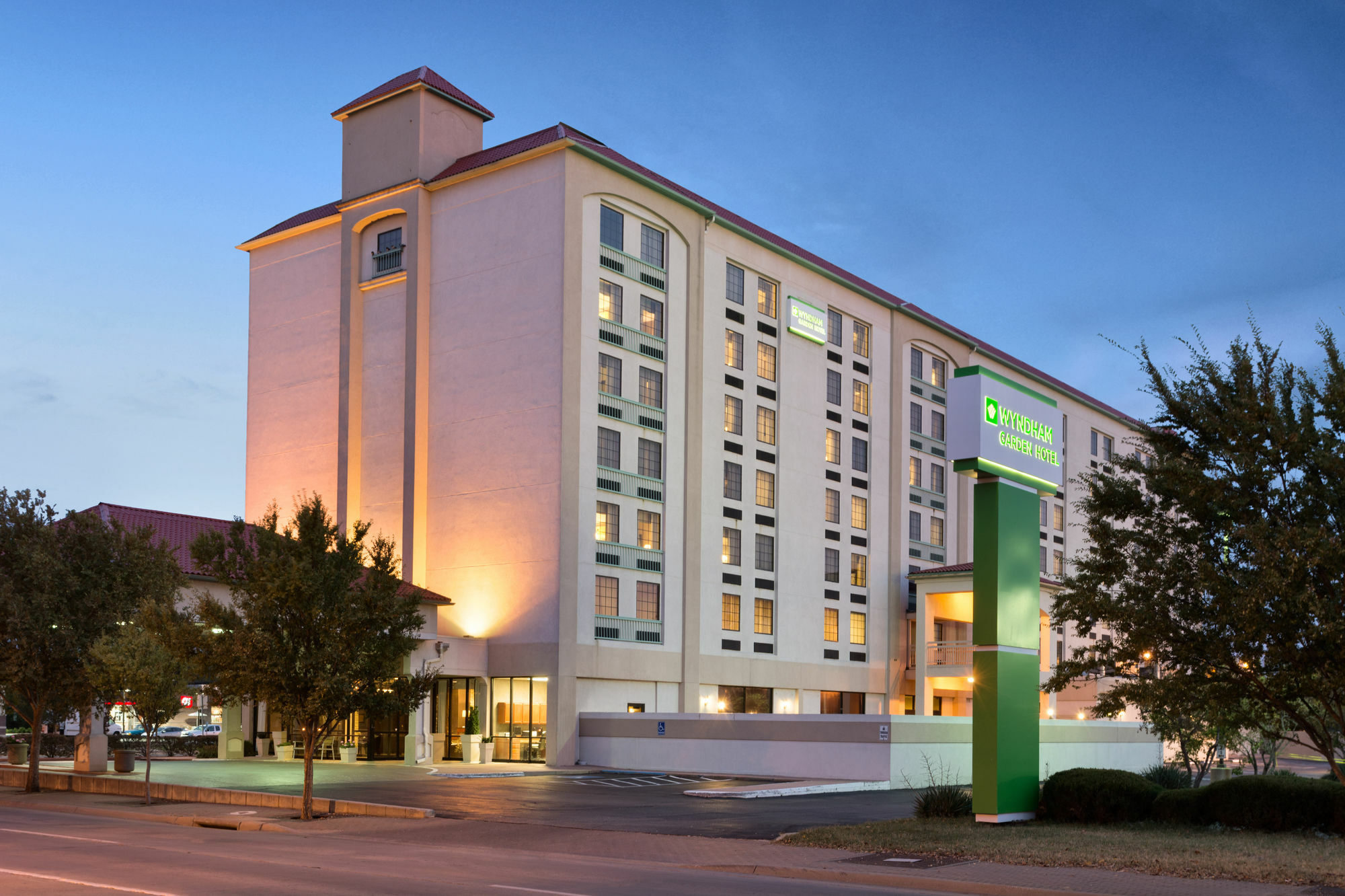 Wyndham Garden Wichita Downtown Hotel Eksteriør billede